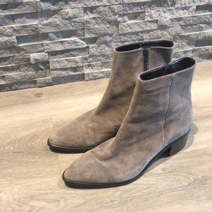 Super cute pointed boots